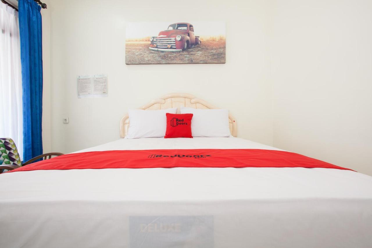 Reddoorz @ Panglima Sudirman Probolinggo Hotell Eksteriør bilde