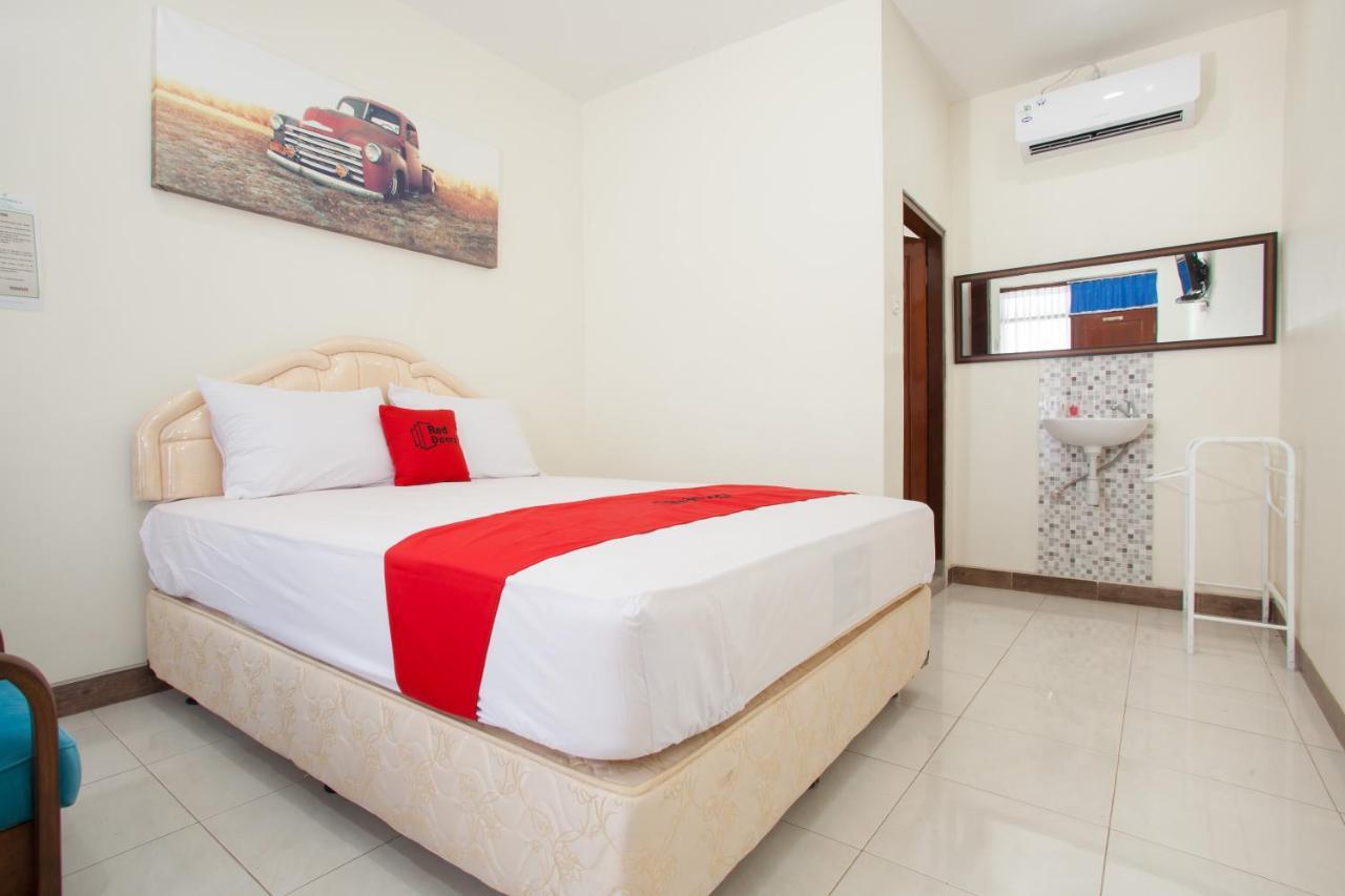 Reddoorz @ Panglima Sudirman Probolinggo Hotell Eksteriør bilde