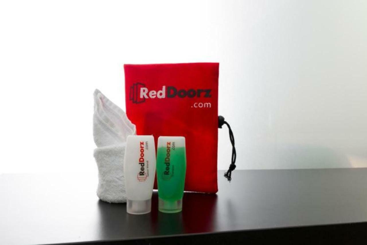 Reddoorz @ Panglima Sudirman Probolinggo Hotell Eksteriør bilde